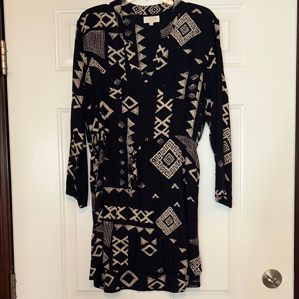 Mud Pie Tribal Dress L Navy Cream Aztec Geometric Boho
Lightweight Casual